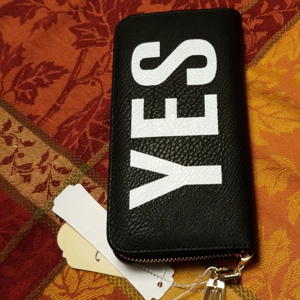 YES/NO continental wallet